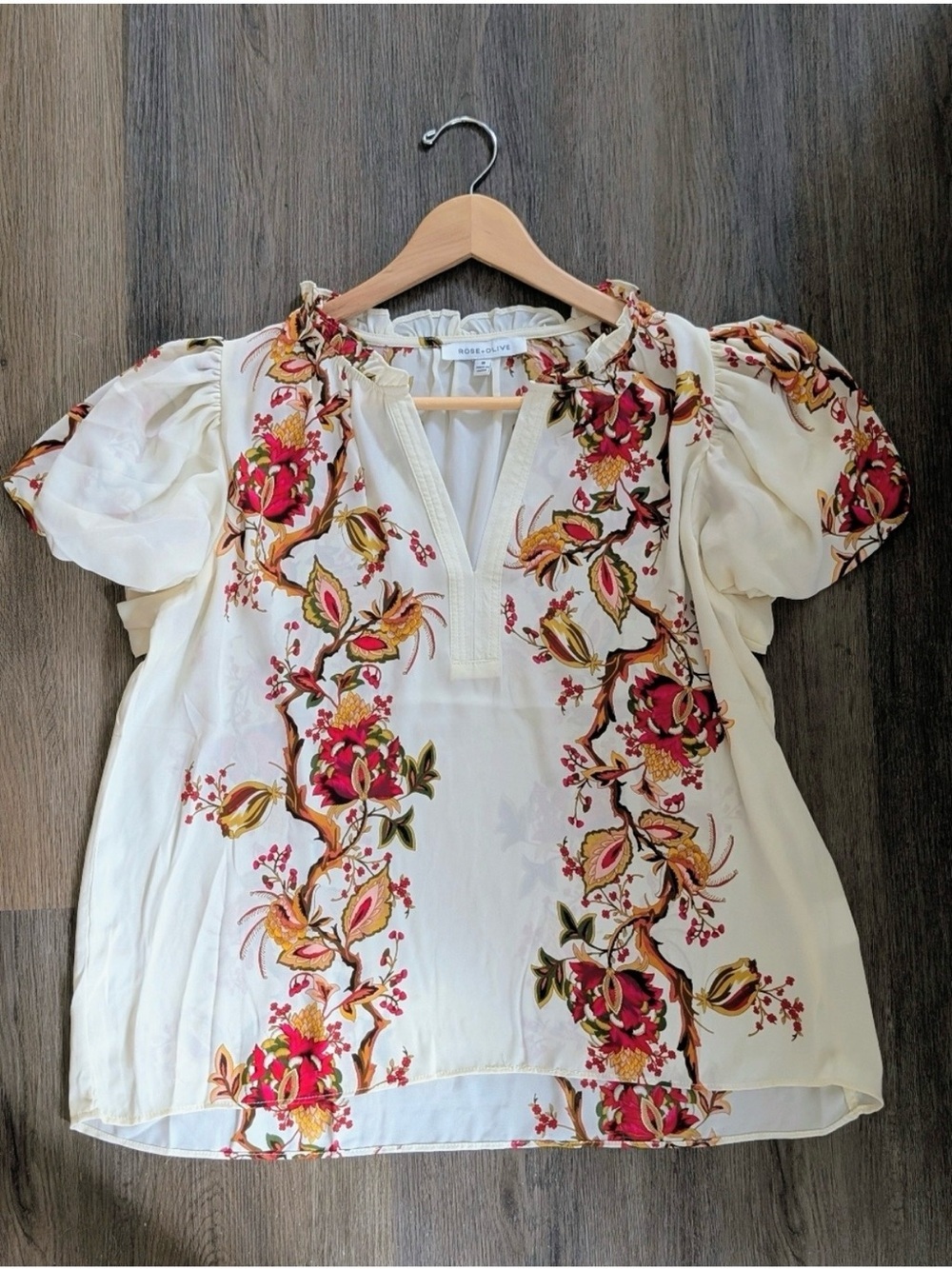 Rose & Olive White Floral Embroidered V-Neck Puff Sleeve Blouse - Picture 7 of 11